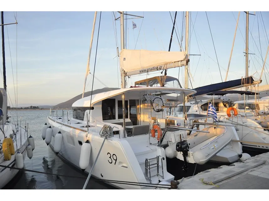 EXPLORER - Katamaran içinde Lefkada