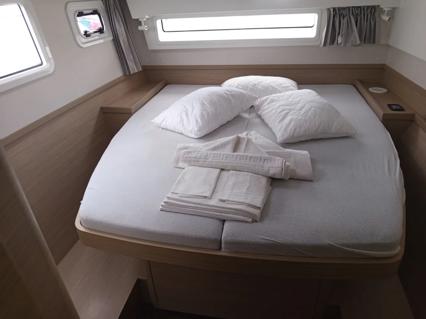 ZAHIRA - GEN/AC+WATERMAKER - Catamaran in Lefkada