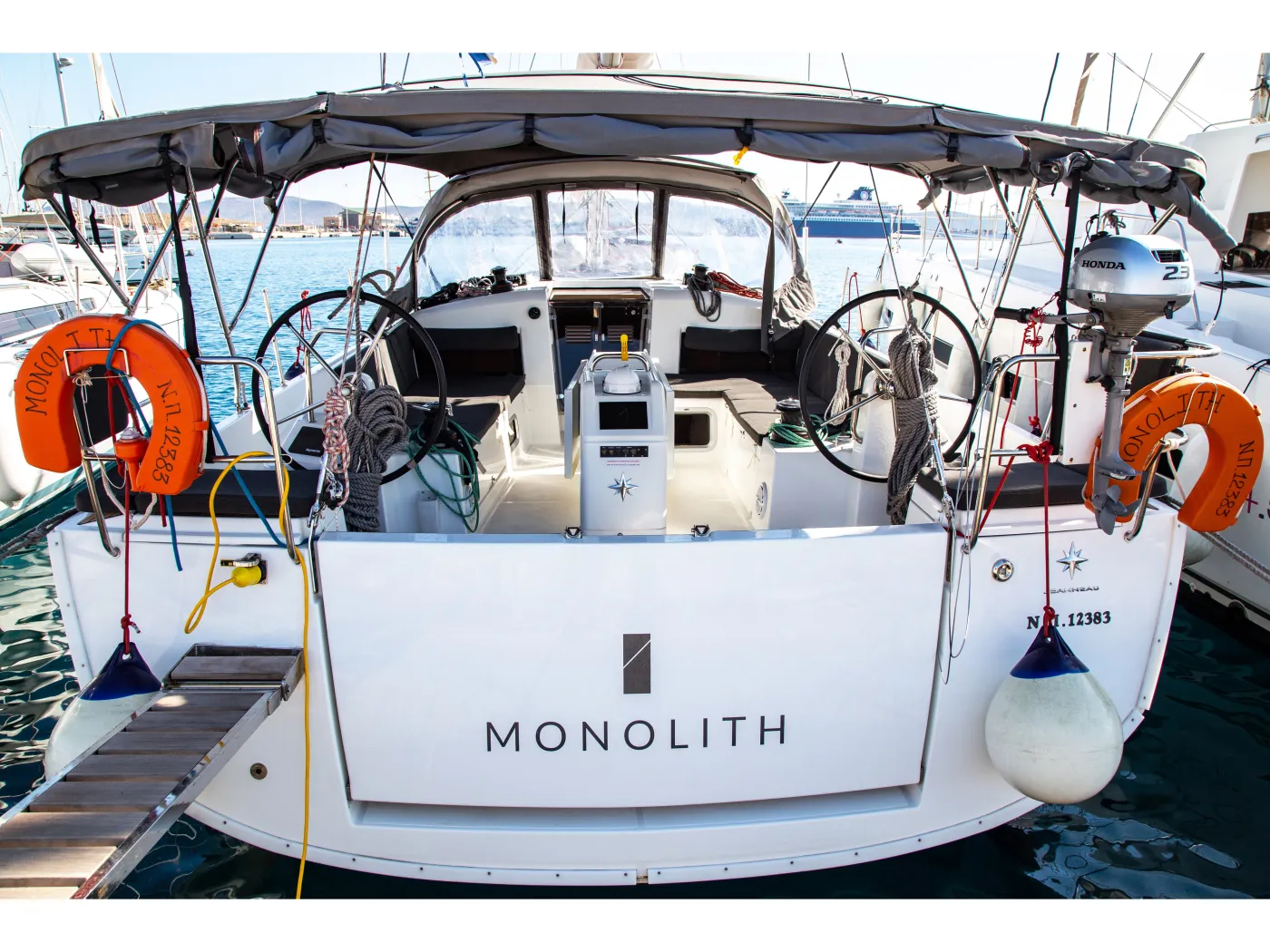 MONOLITH - Sailboat in Kallithea