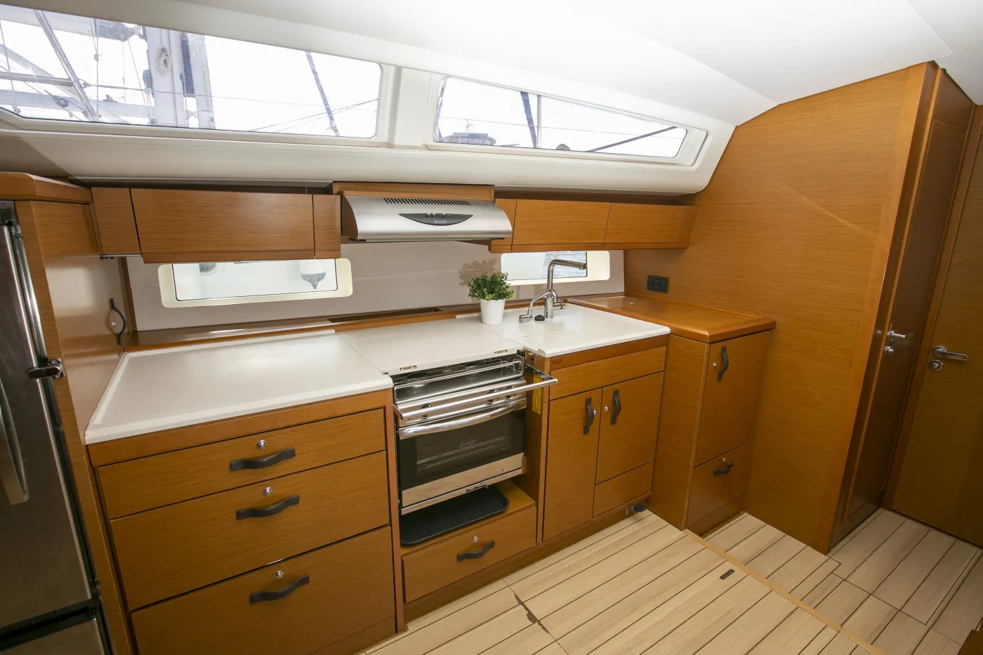 AMAZING ELLI - Sailboat in Piso Livadi