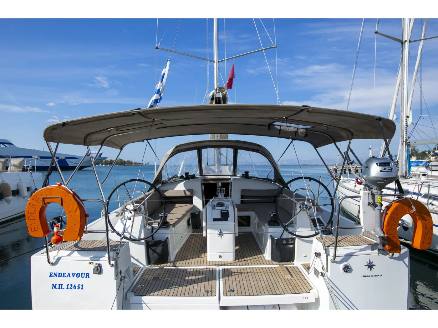 ENDEAVOUR - Sailboat in Neo Klima