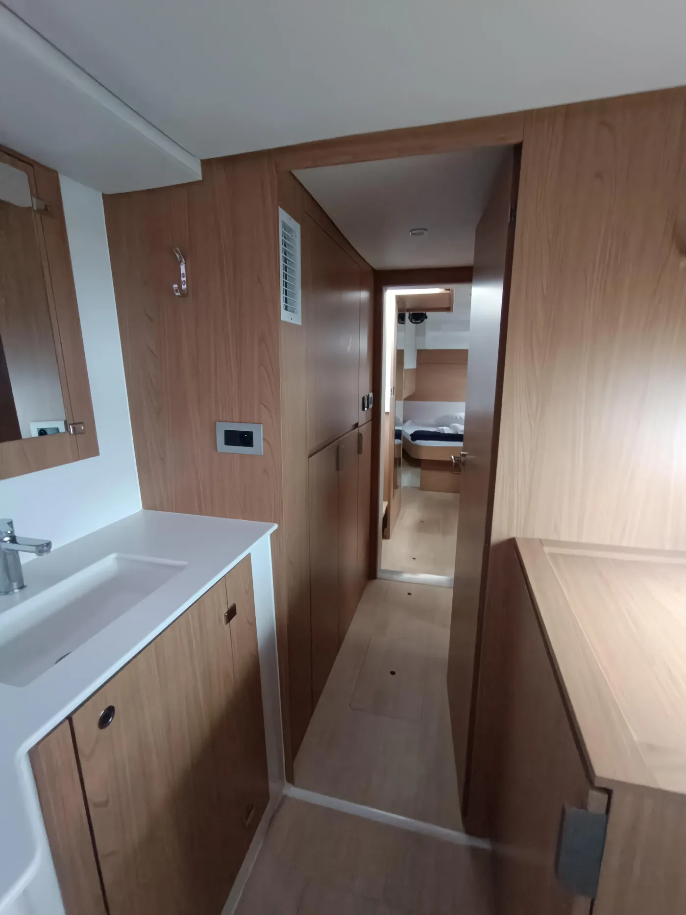 VEGAS - Catamaran in Kallithea
