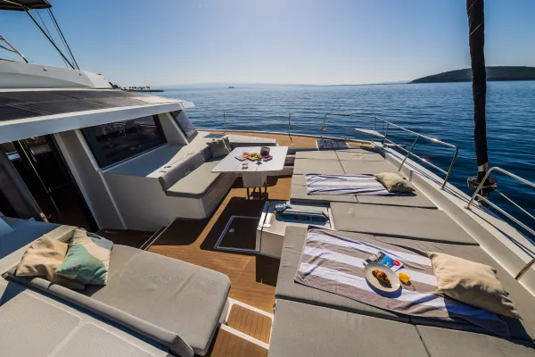 OCEAN LOUNGE