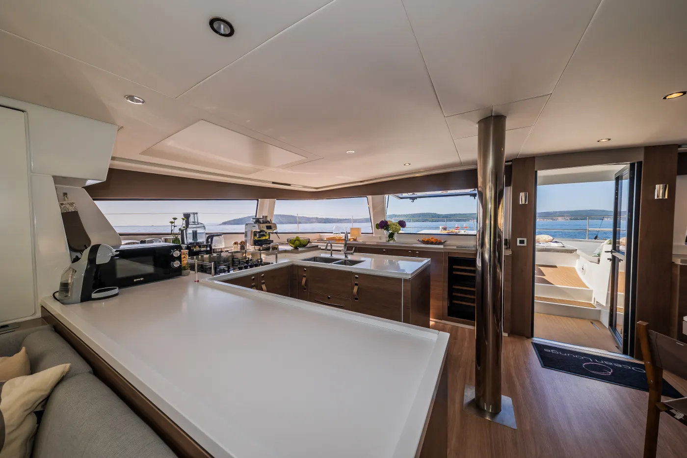 OCEAN LOUNGE - Catamaran in Alimos