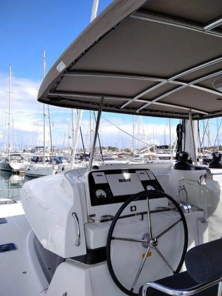 STOLOS - Catamaran in Lavrio