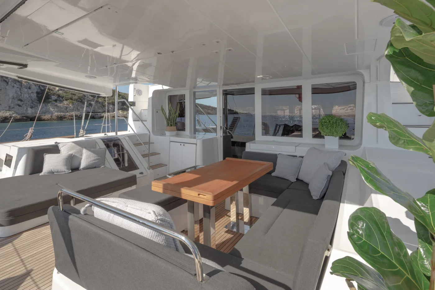 ONEIDA - Catamaran in Nea Peramos