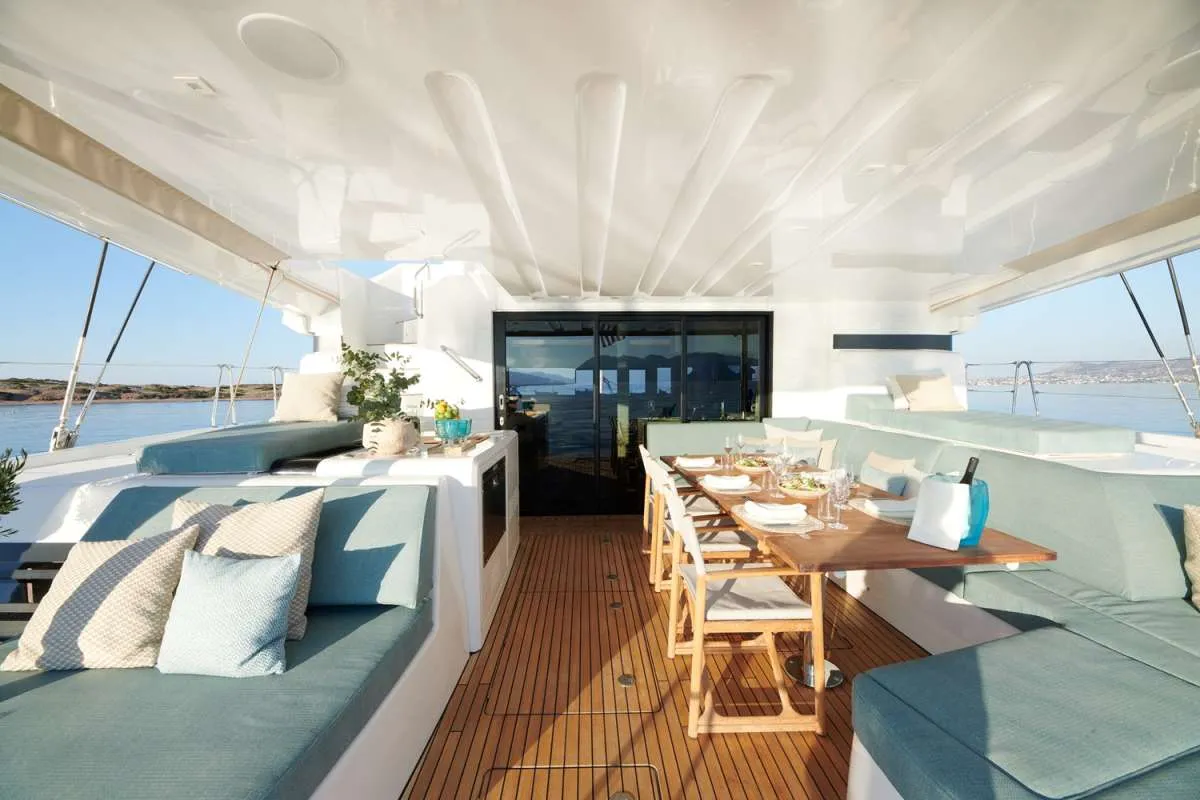 HAPPY - Catamaran in Alimos