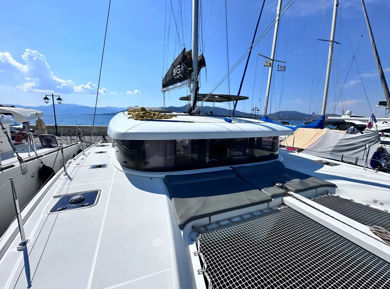 Sea novels - Catamaran in Palairos