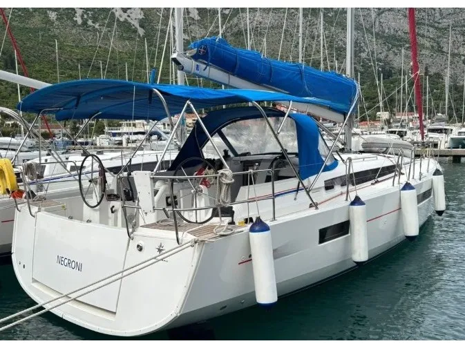 Negroni - Sailboat in Alimos