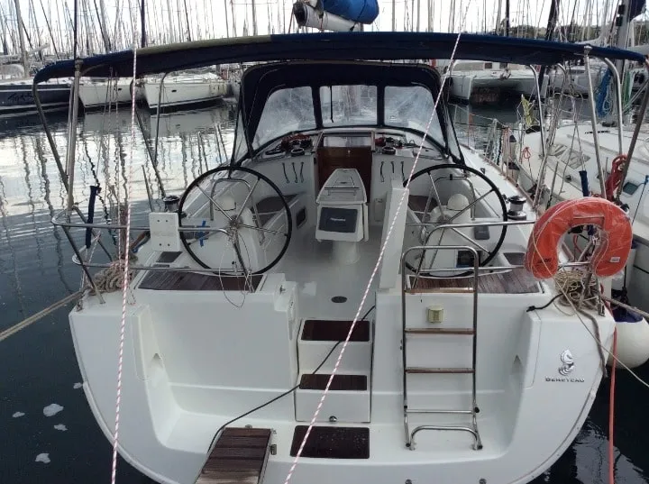 Seacret - Sailboat in Alimos