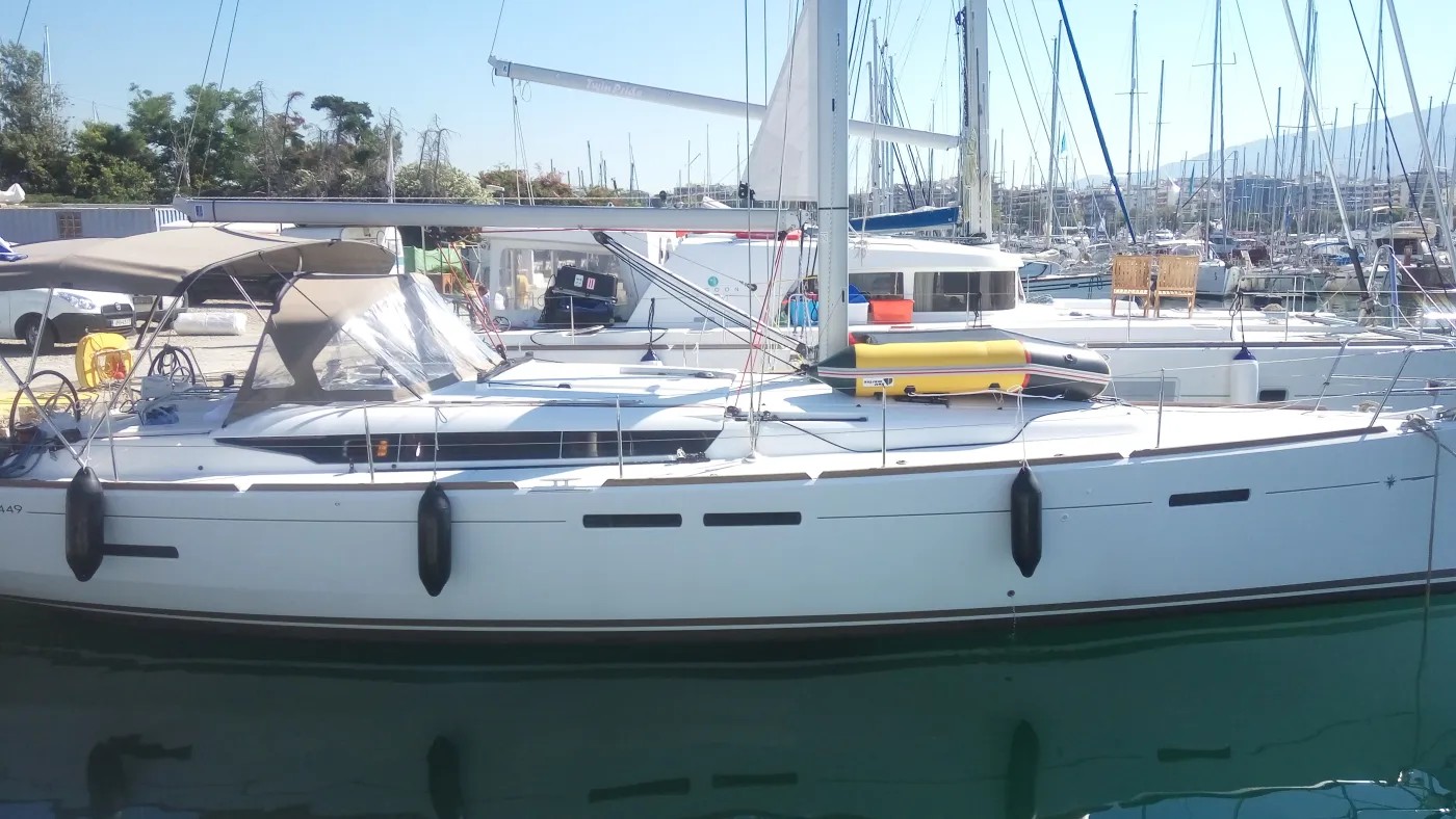 Genesis - Sailboat in Alimos