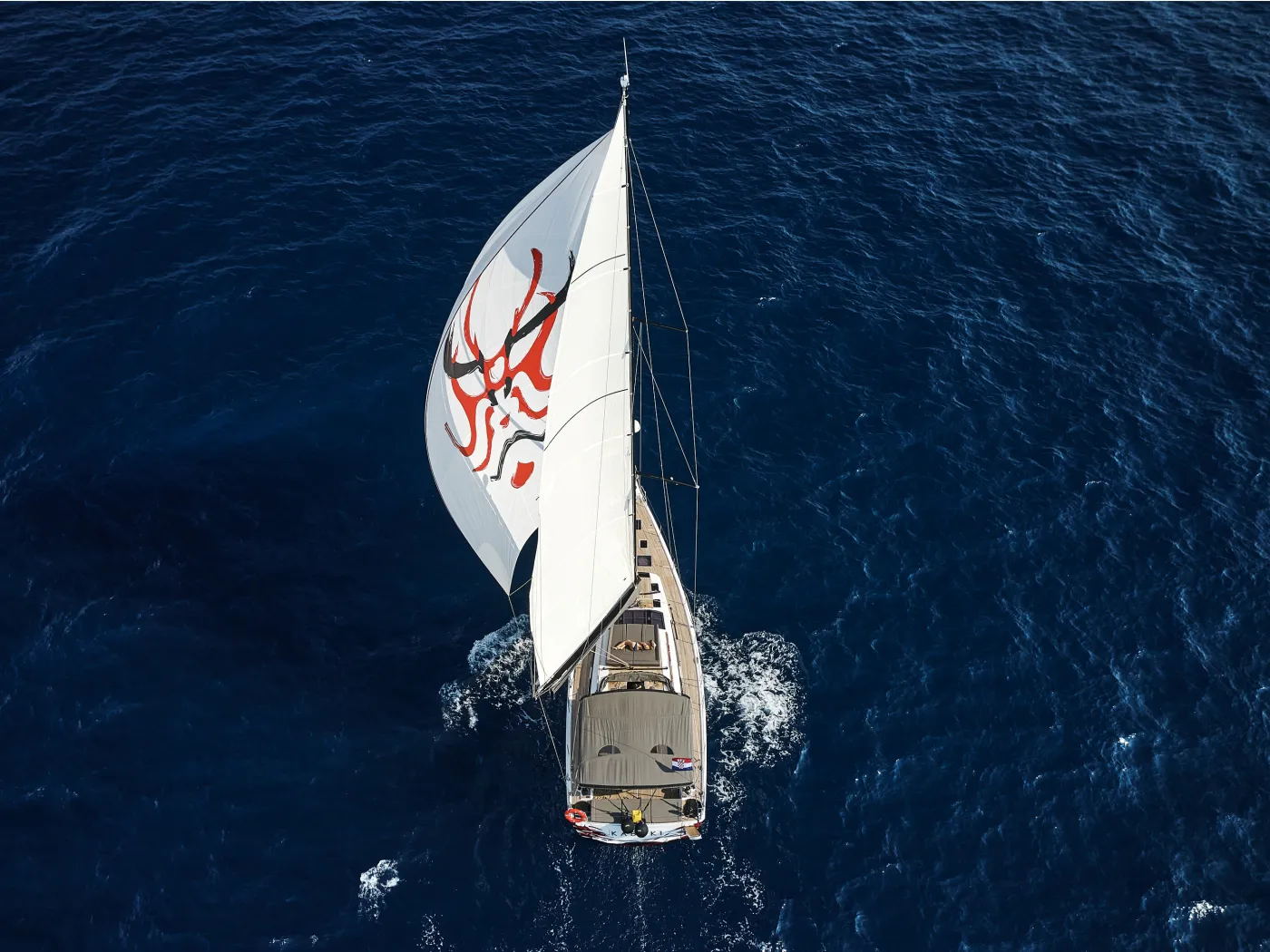 KABUKI - Sailboat in Primošten