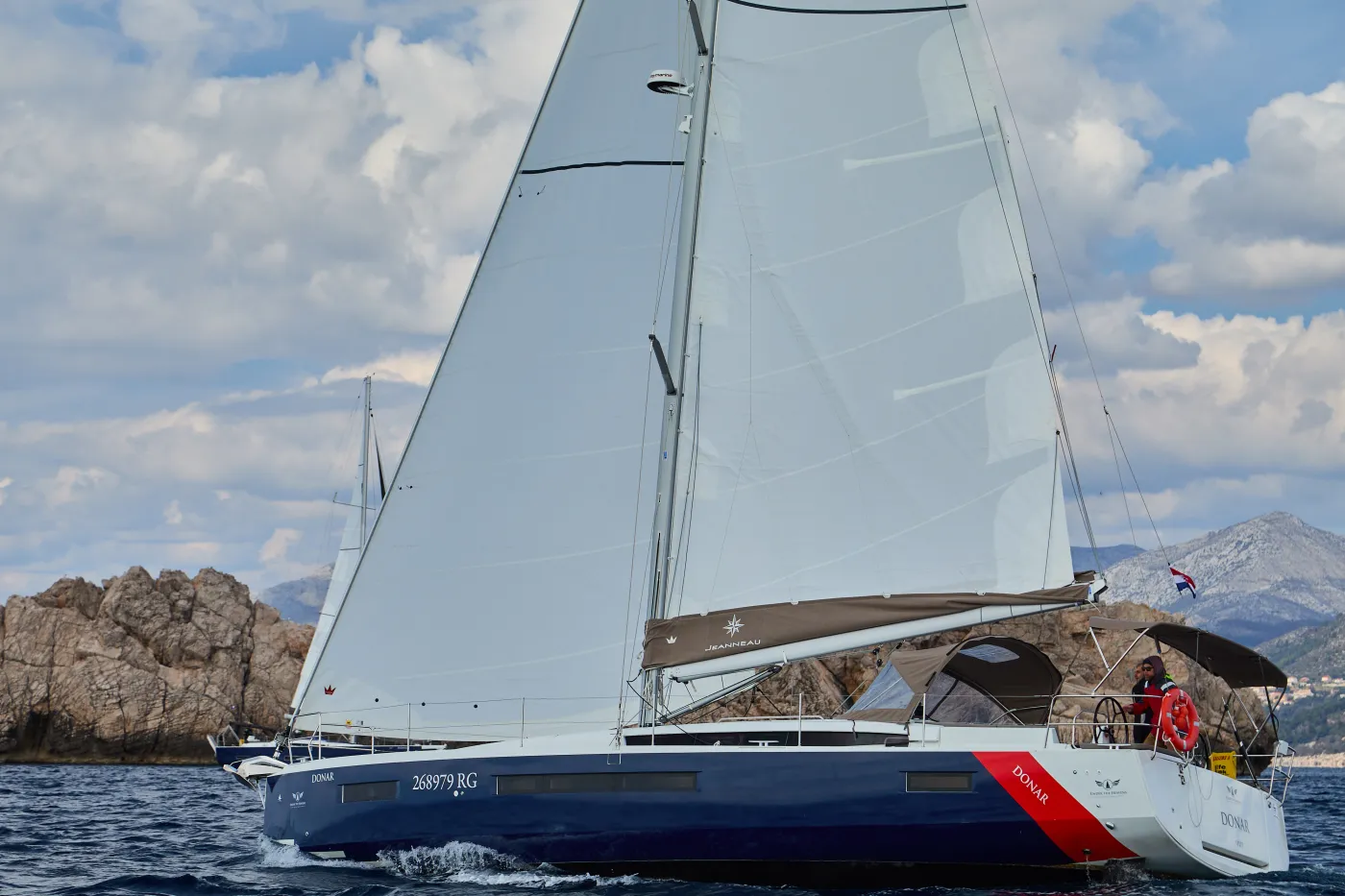 DONAR - Sailboat in Primošten