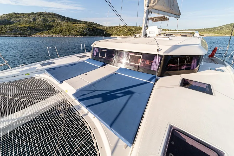 VAR - Catamaran in Primošten