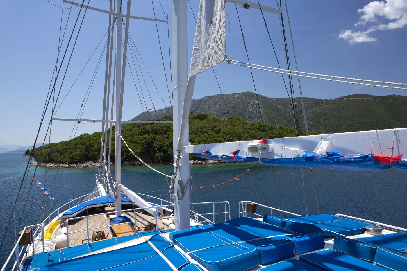 Artemis - Gulet in Nisi
