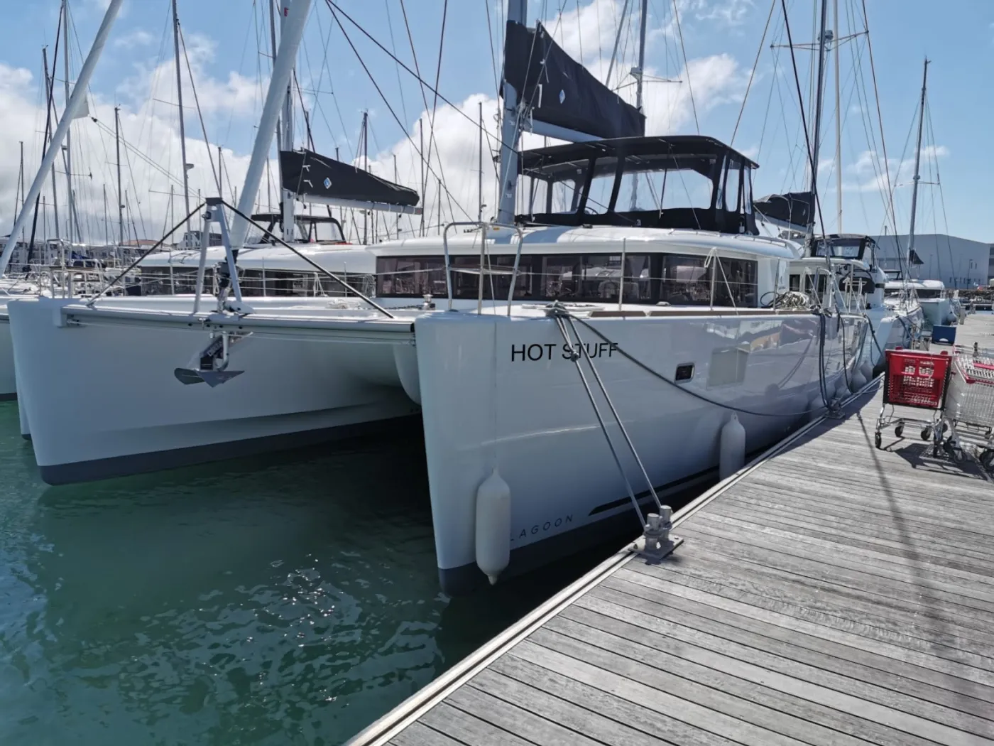 HOT STUFF - Catamaran in Bibinje