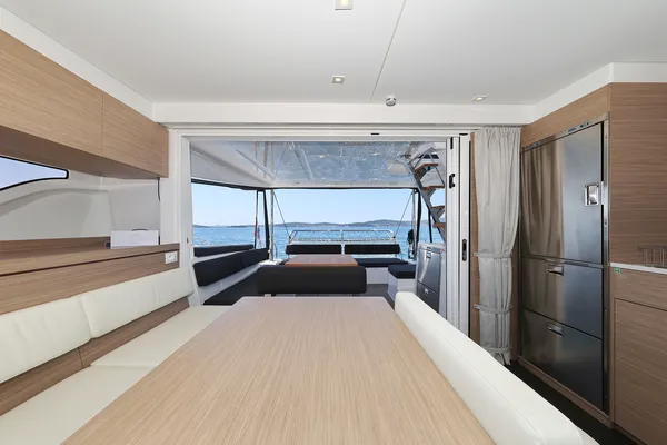 BRAND NEW LAGOON 43