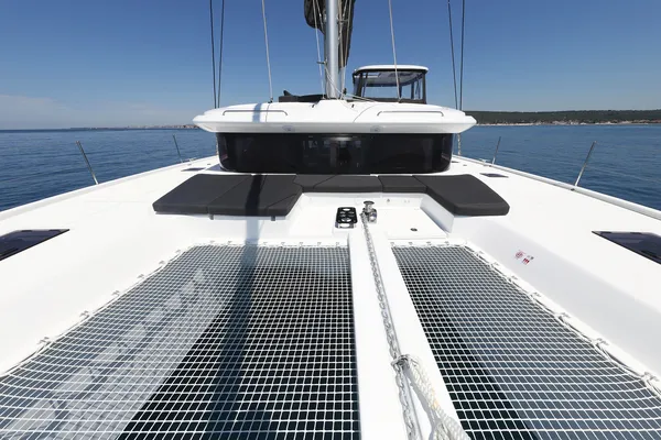 BRAND NEW LAGOON 43
