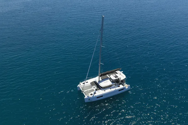 BRAND NEW LAGOON 43