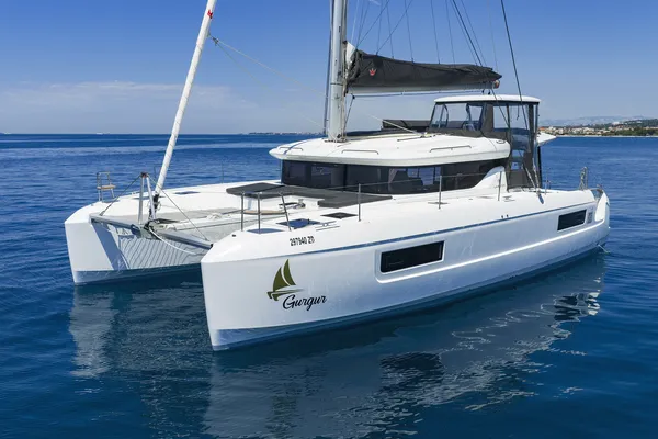 BRAND NEW LAGOON 43