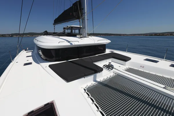 BRAND NEW LAGOON 43