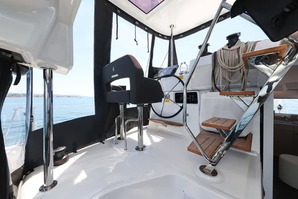 BRAND NEW LAGOON 43