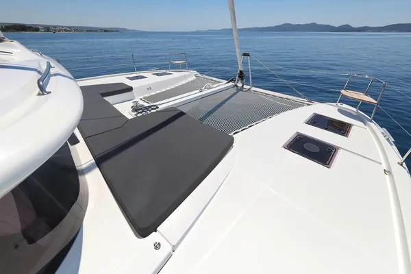 BRAND NEW LAGOON 43