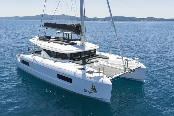 BRAND NEW LAGOON 43