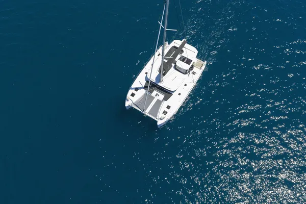 BRAND NEW LAGOON 43