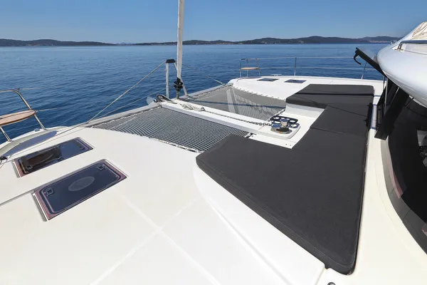 BRAND NEW LAGOON 43