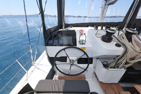 BRAND NEW LAGOON 43