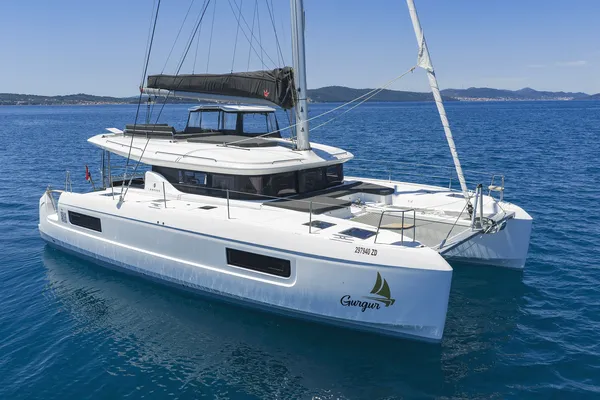 BRAND NEW LAGOON 43