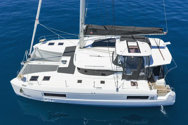 BRAND NEW LAGOON 43