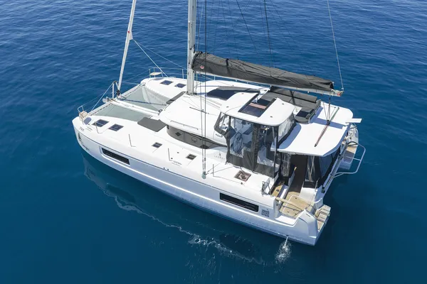 BRAND NEW LAGOON 43