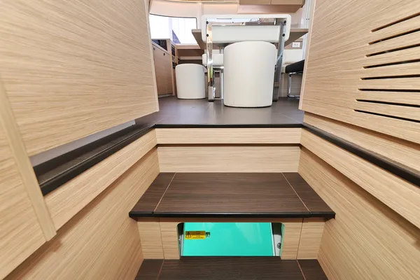 BRAND NEW LAGOON 43