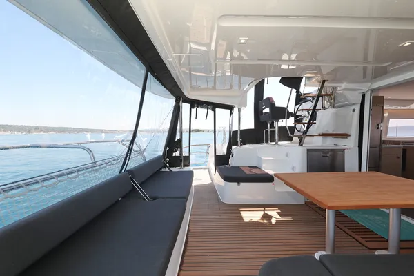 BRAND NEW LAGOON 43