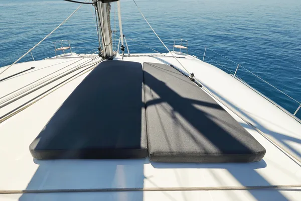 BRAND NEW LAGOON 43