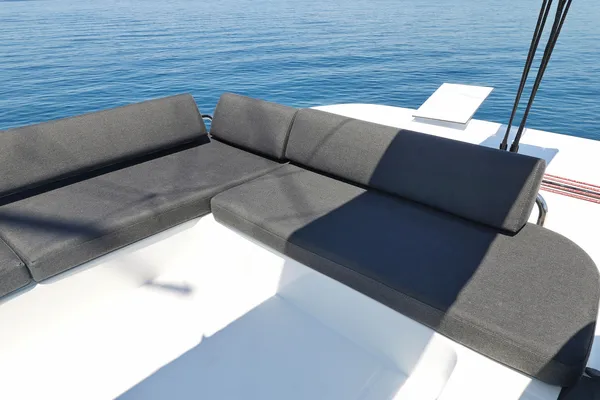 BRAND NEW LAGOON 43