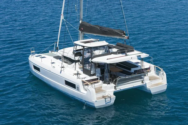 BRAND NEW LAGOON 43