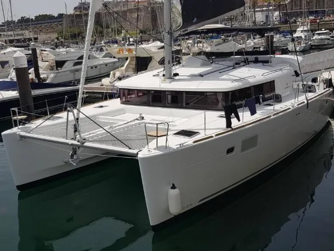 SILICIA - Catamaran in Kaštel Gomilica