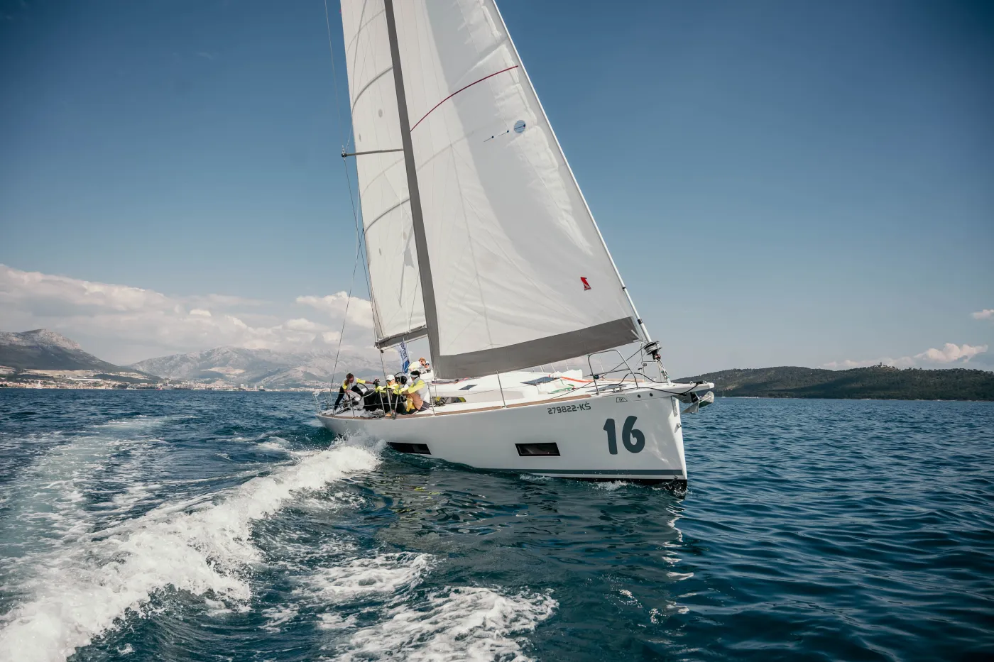 GAIA - Sailboat in Kaštel Gomilica