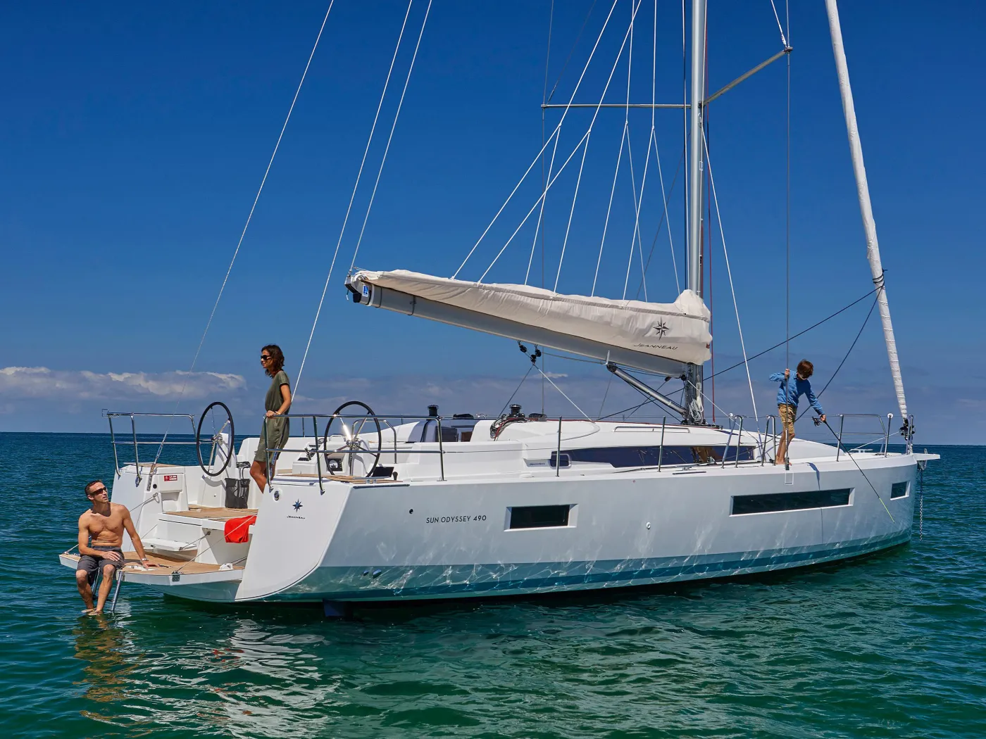 PNOE - Sailboat in Nikiti