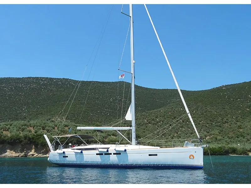 Amfithoe - Sailboat in Volos