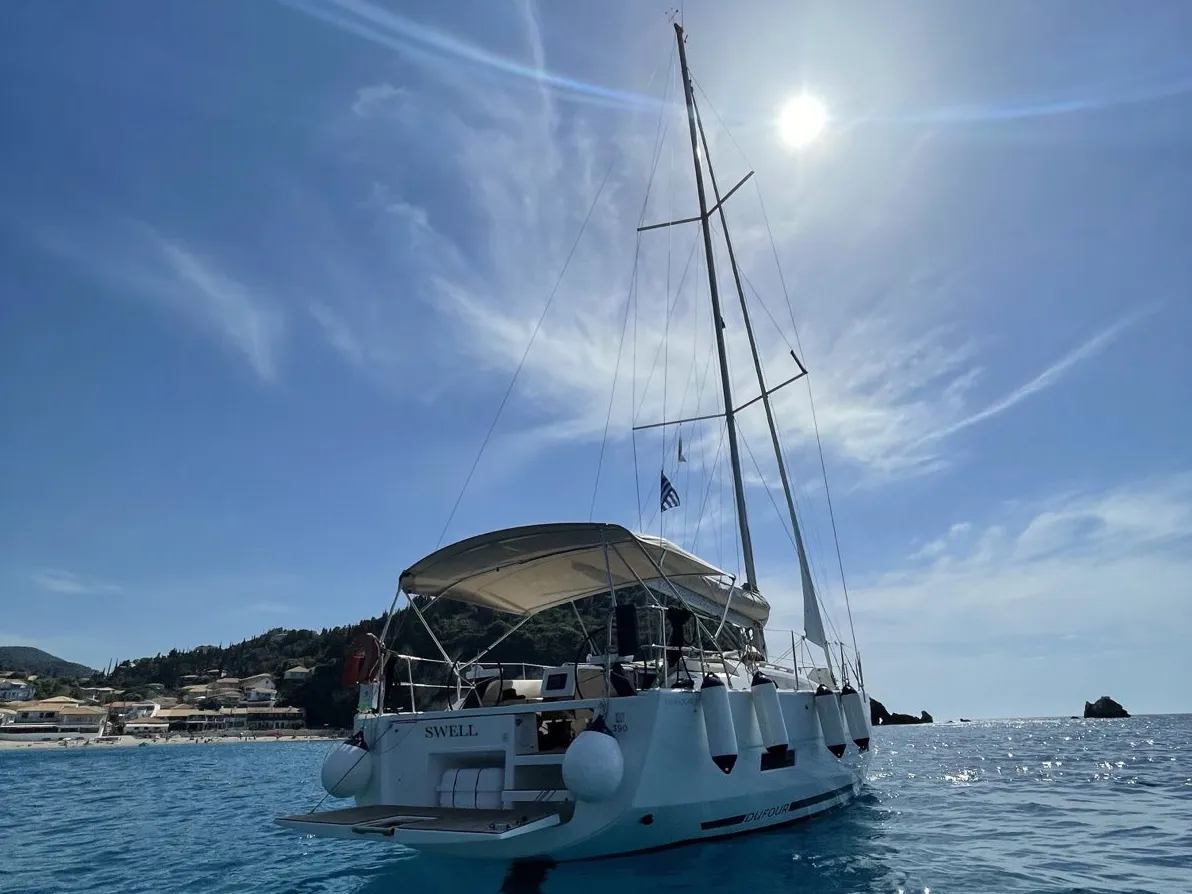 Swell - Sailboat in Sivota