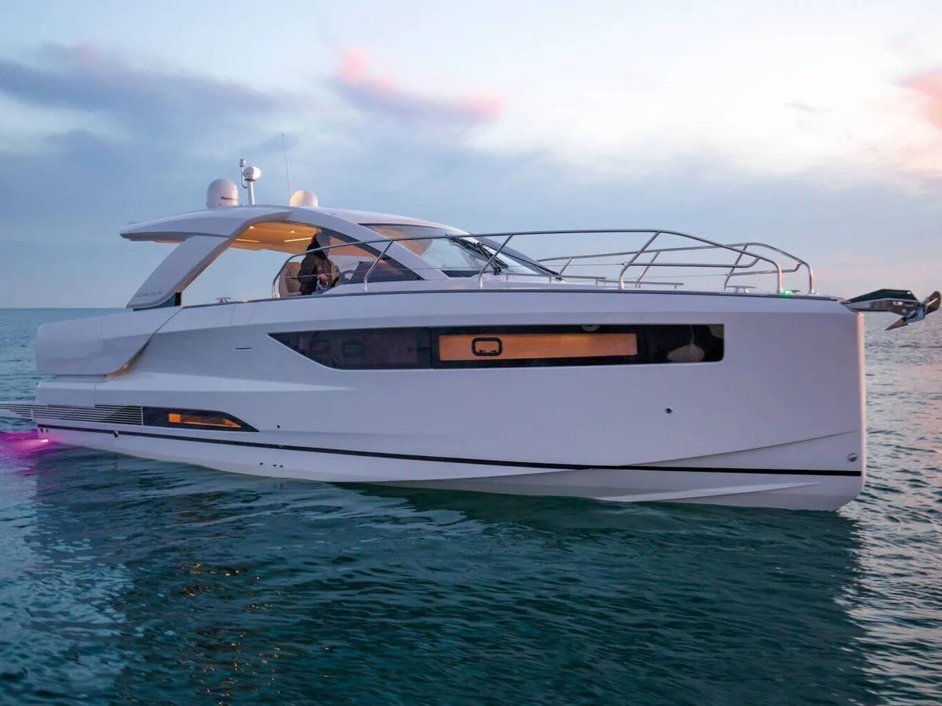 Premium + - Motor Yacht in Portimão