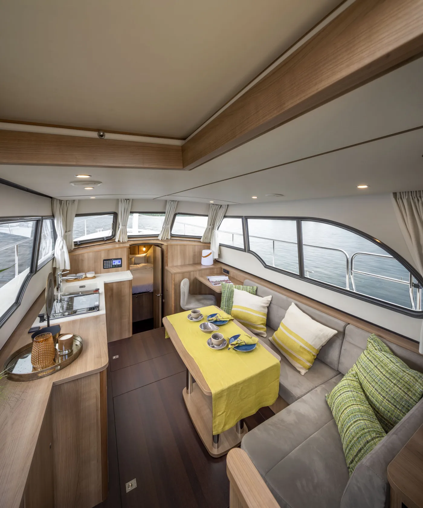 L'Épicurien - Motor Yacht in Le Landeron