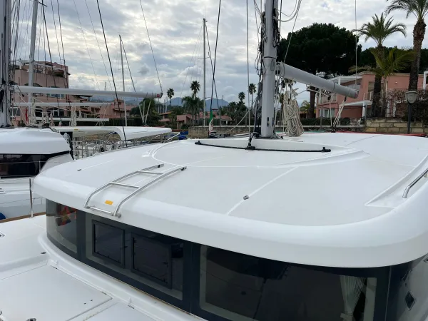 Senza Meta  (A/C and Generator)