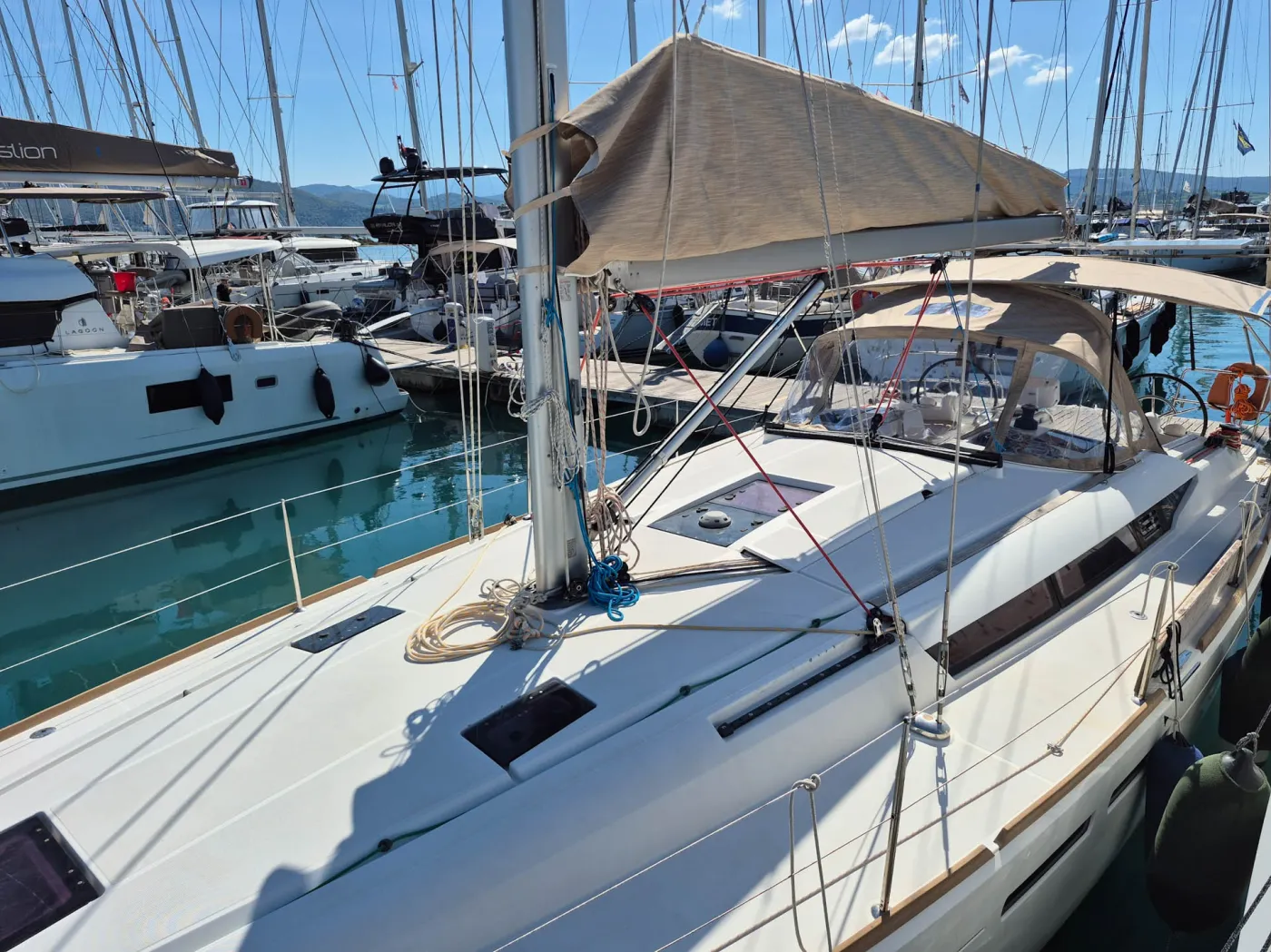 Thales - Yelkenli içinde Lefkada