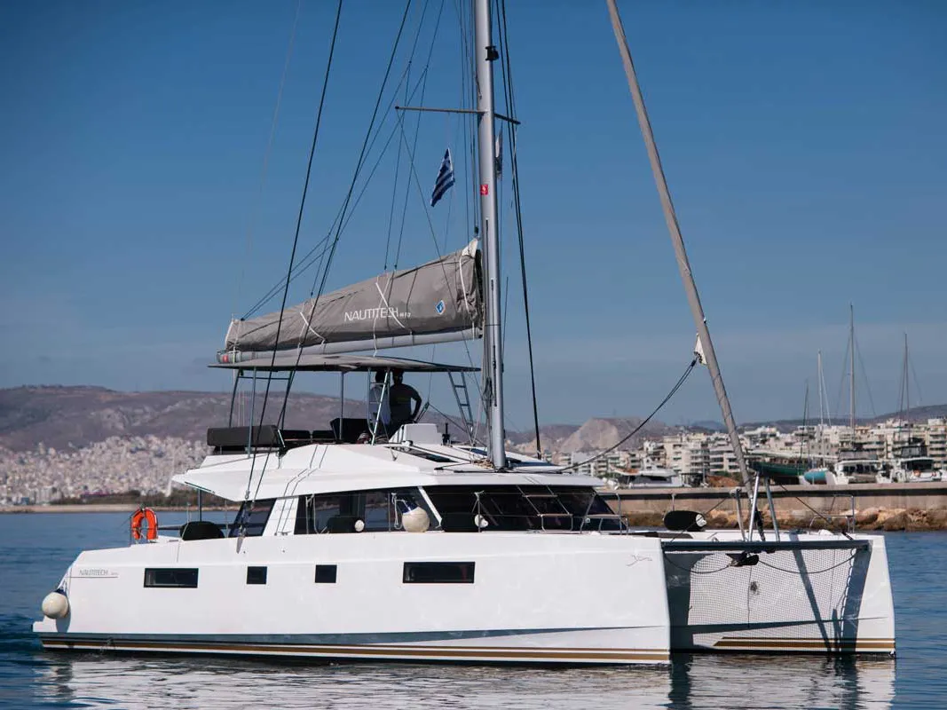 Cabrio - Catamaran in Alimos