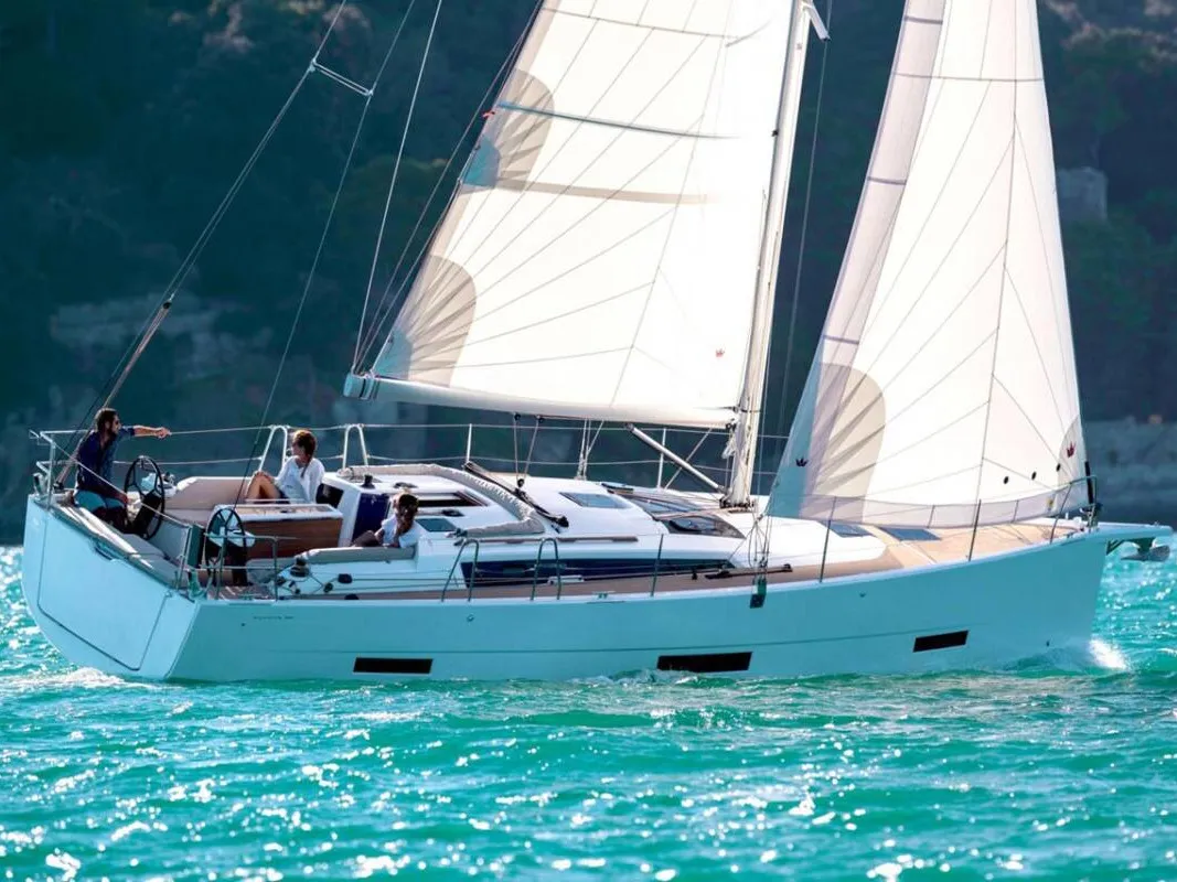 INO - Sailboat in Alimos